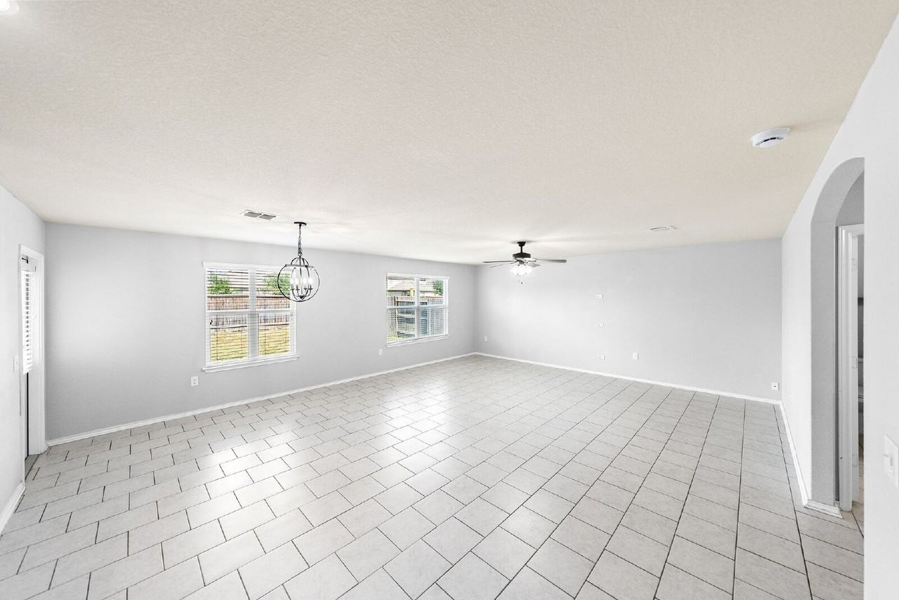 11734 Pelican Cv - Photo 3 of 50