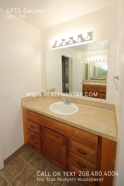 4915 Galena St - Photo 7 of 18
