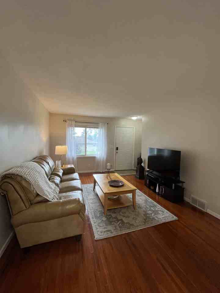 666 47 1/2 Ave Ne #NA - Photo 3 of 14