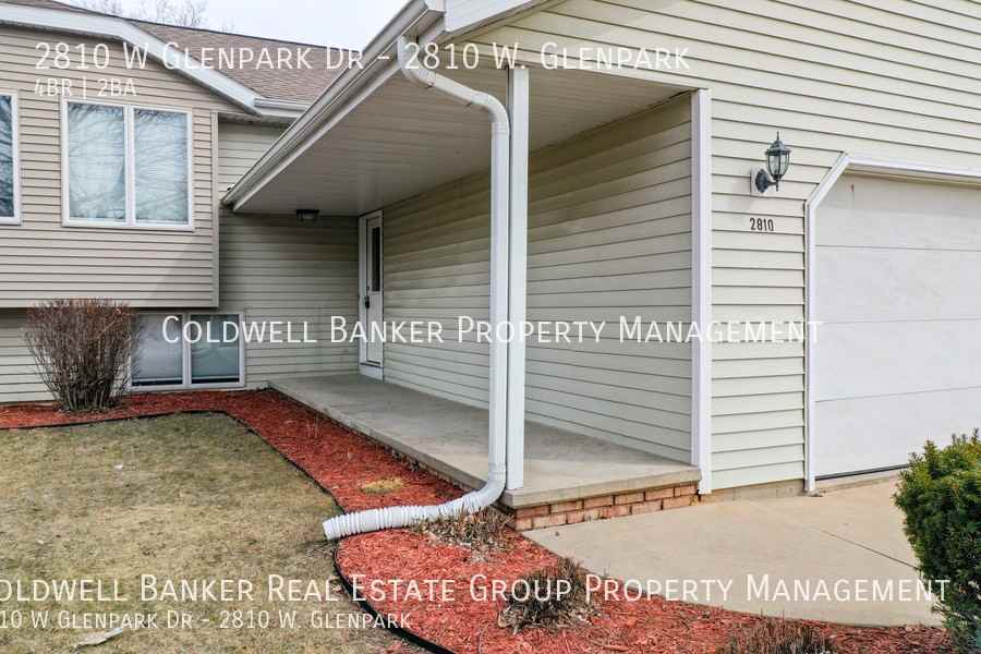 2810 W Glenpark Dr - Photo 2 of 26