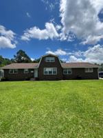 featured image of 202 N Lakewood Dr