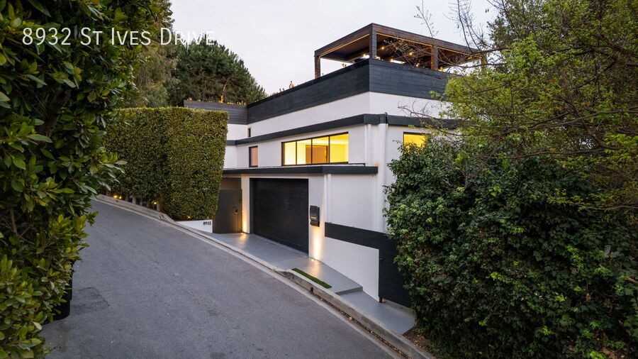 8932 St Ives Dr - Photo 3 of 41