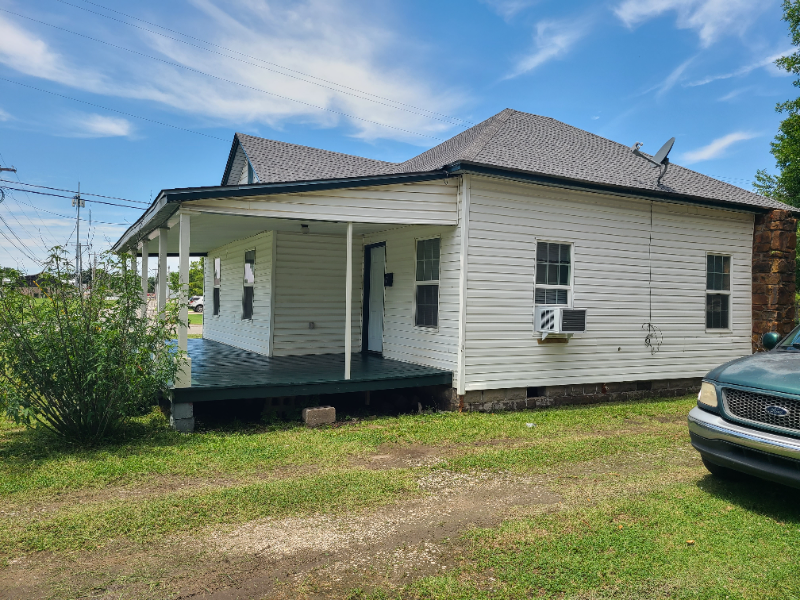 101 E 2nd St - Photo 4 of 24