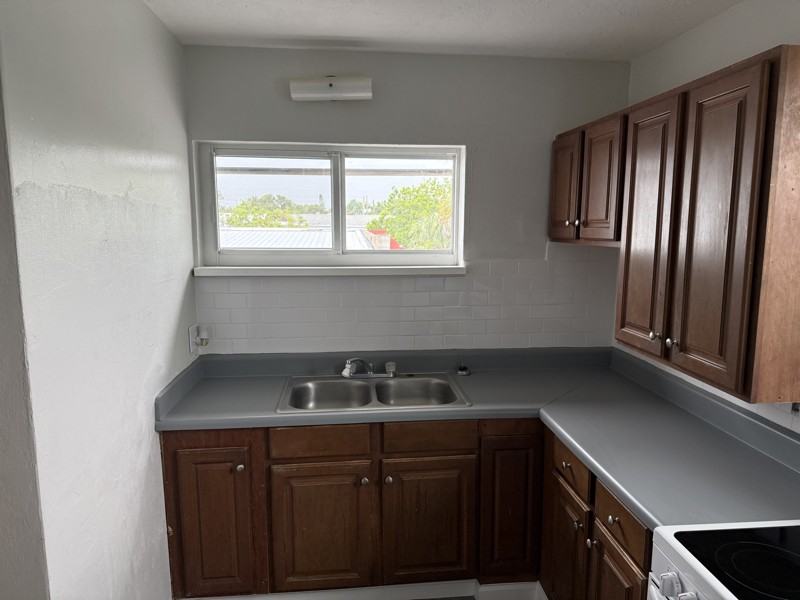 2440 25th St N #A - Photo 5 of 11