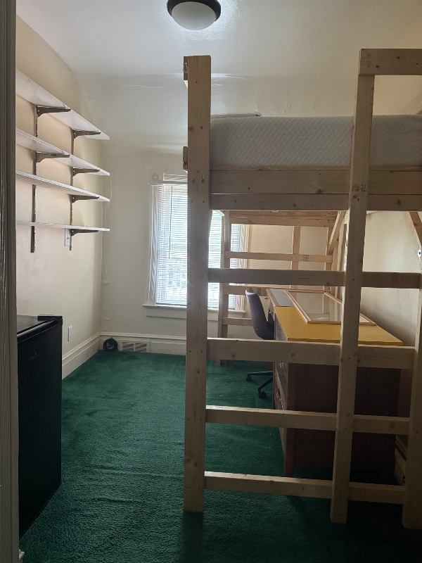 533 Elizabeth St - Photo 4 of 7