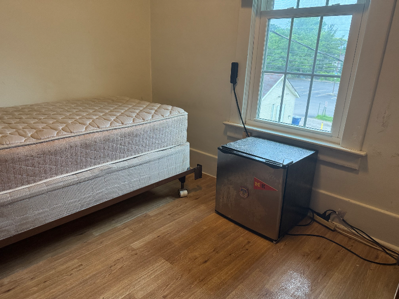 533 Elizabeth St - Photo 5 of 7