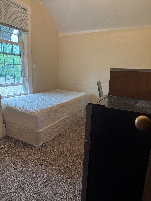 533 Elizabeth St - Photo 6 of 7