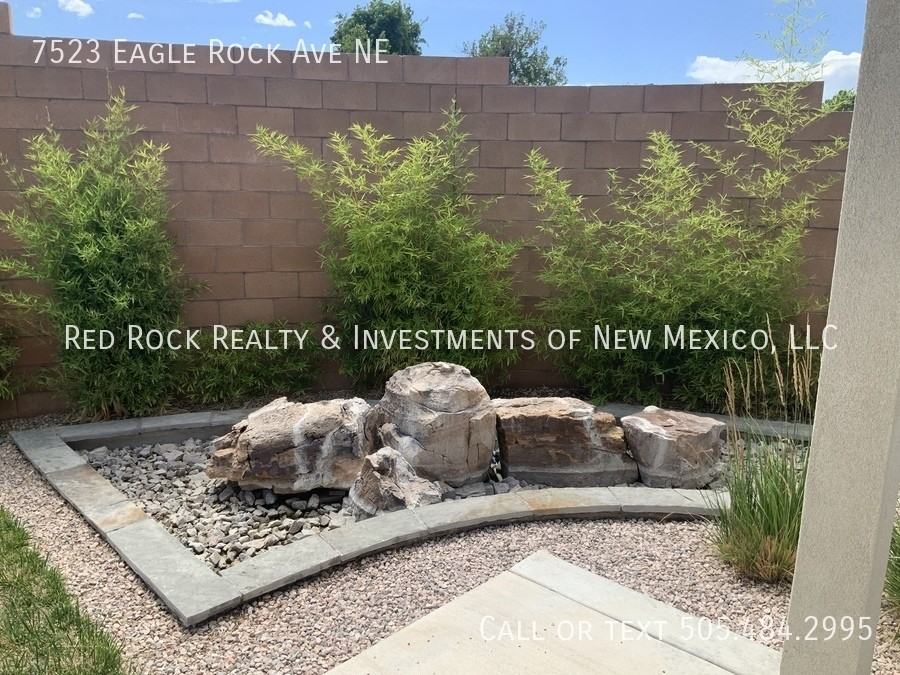 7523 Eagle Rock Ave Ne - Photo 3 of 27