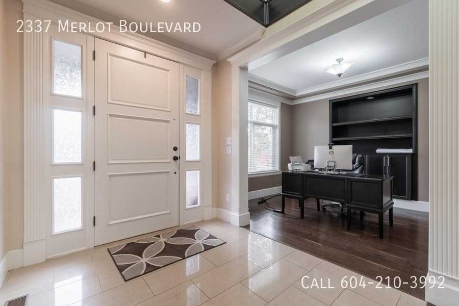 2337 Merlot Blvd - Photo 2 of 31