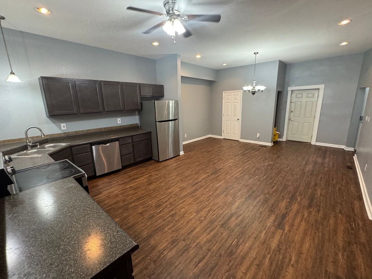 7200 Virginia Ave - Photo 4 of 17