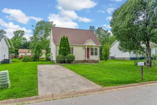 320 Lafayette Point Cir - Photo 1 of 1