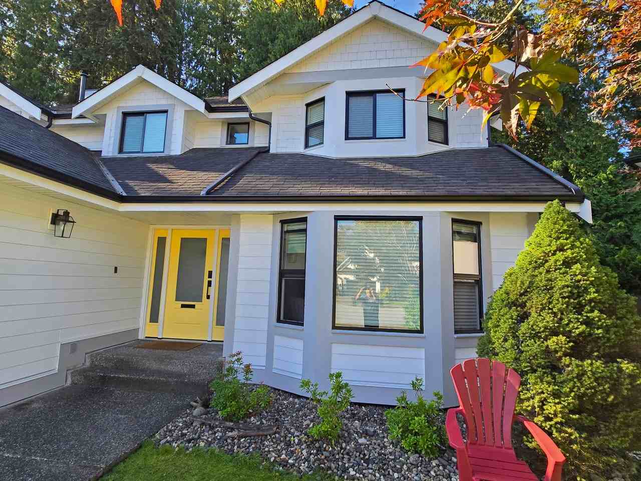 3929 Ambleside Close - Photo 2 of 39