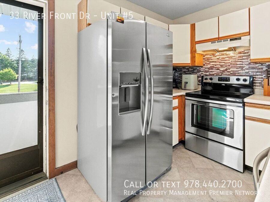 33 River Front Dr #5 - Photo 5 of 24