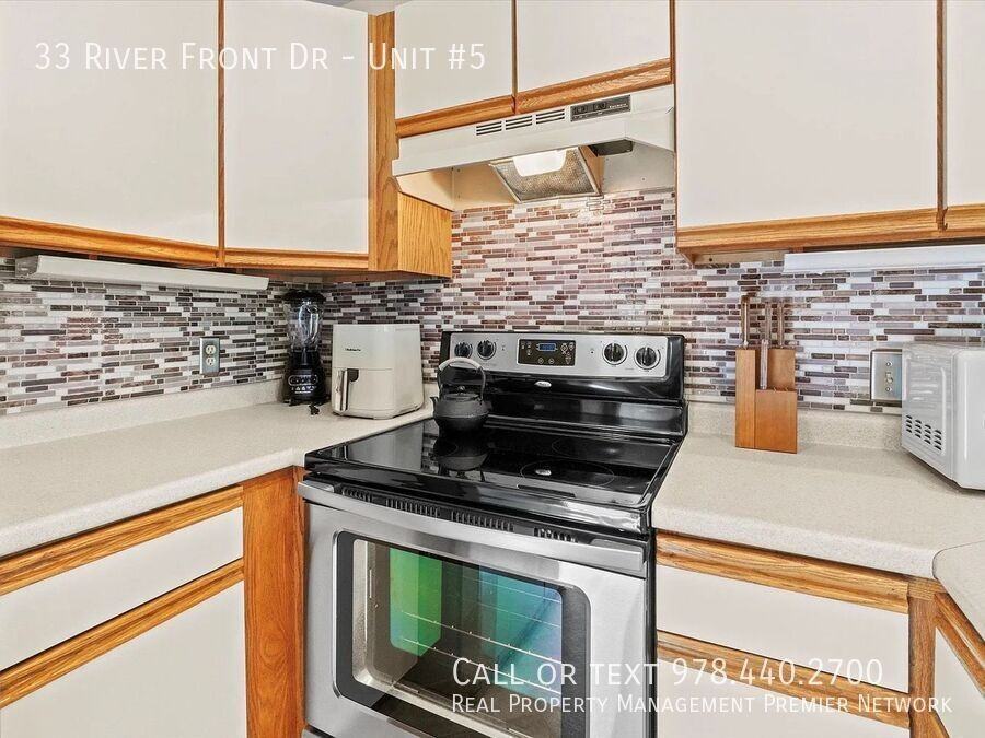 33 River Front Dr #5 - Photo 6 of 24