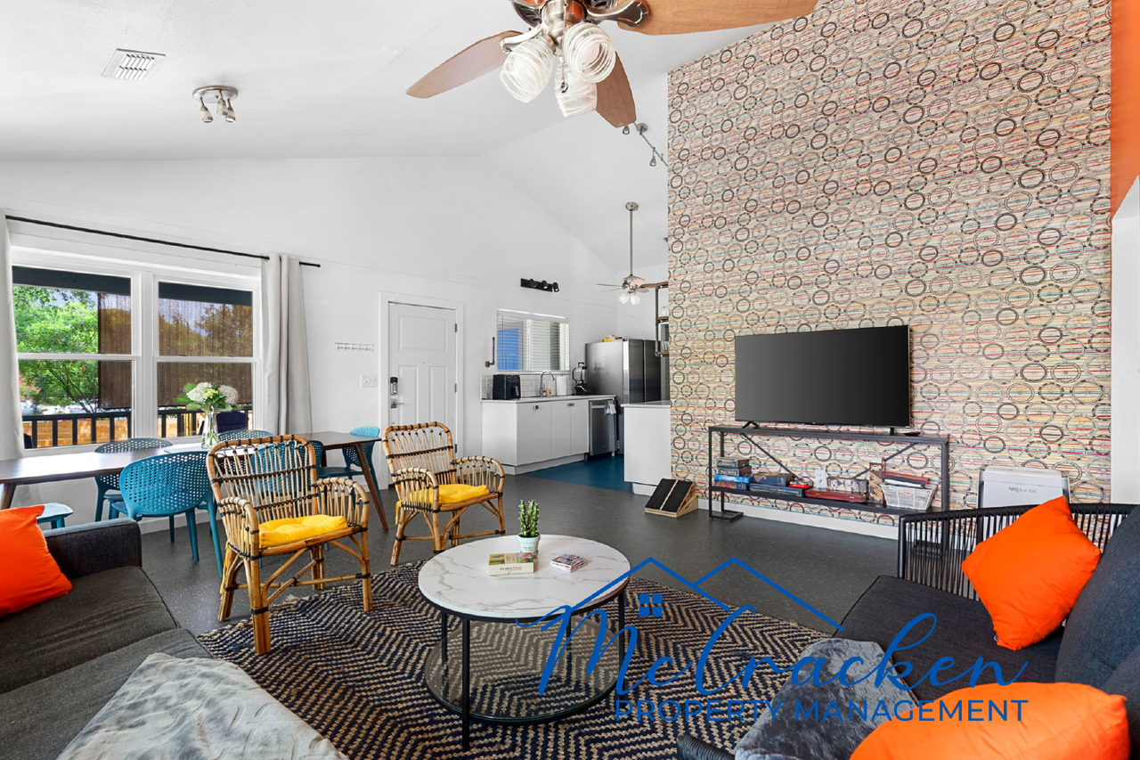 809 Nile Street - Photo 6 of 23