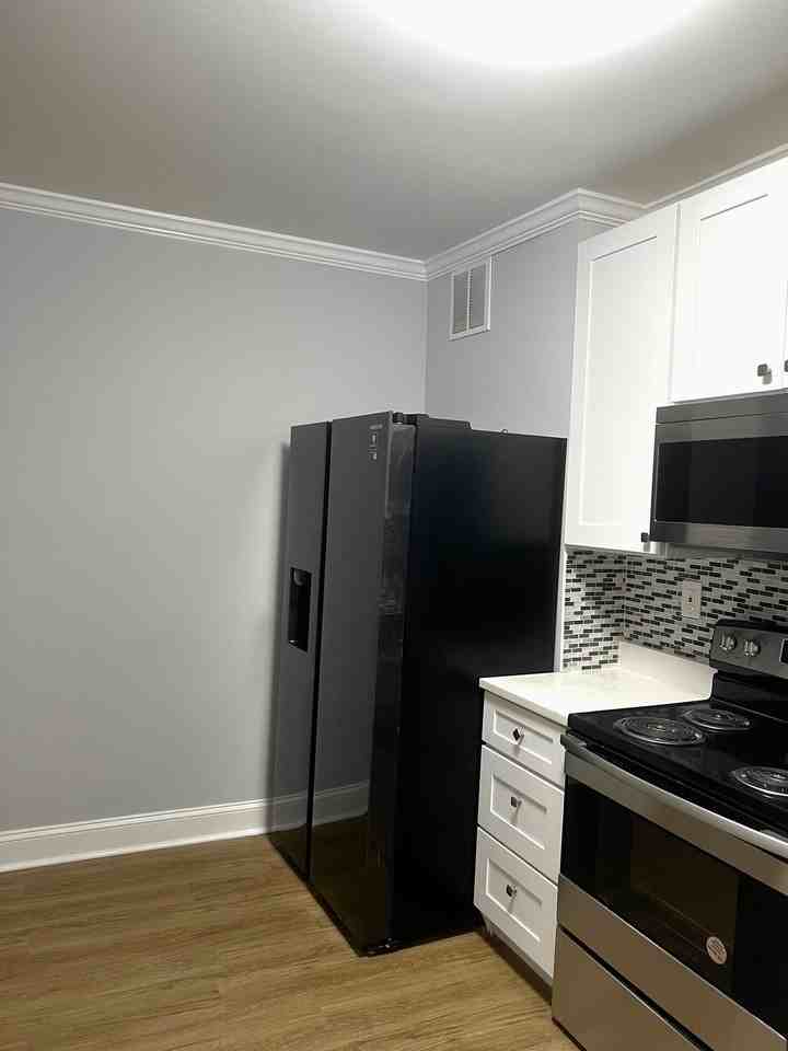 2406 Wilkens Ave - Photo 3 of 12