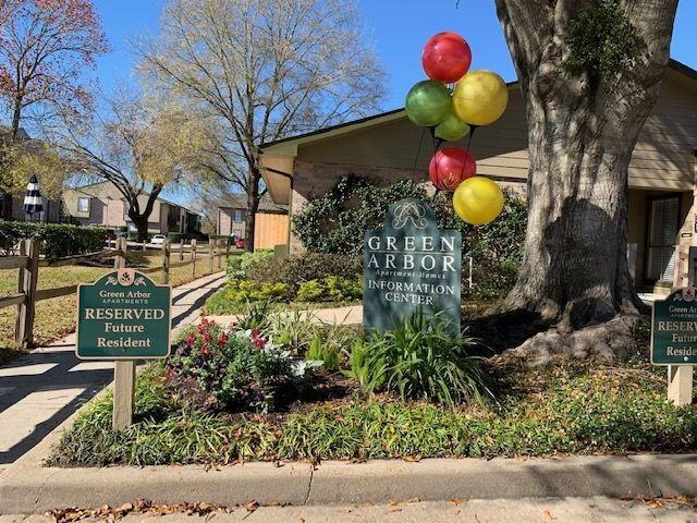 Green Arbor - Photo 5 of 50