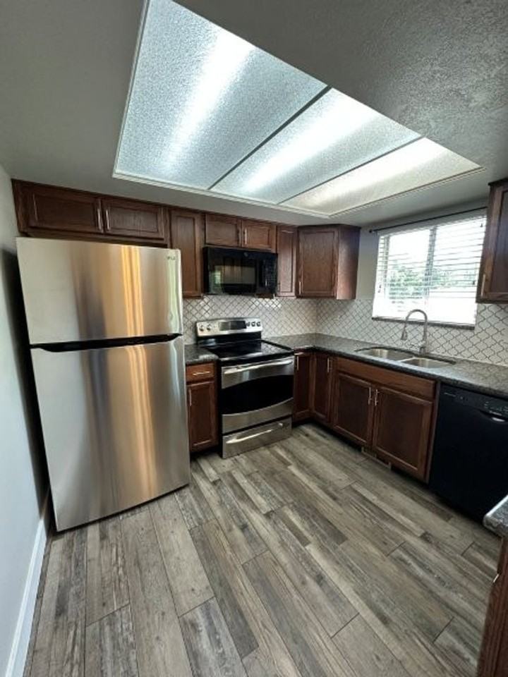 2641 N 1375 W - Photo 3 of 32