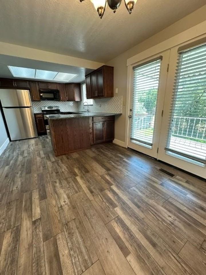 2641 N 1375 W - Photo 4 of 32