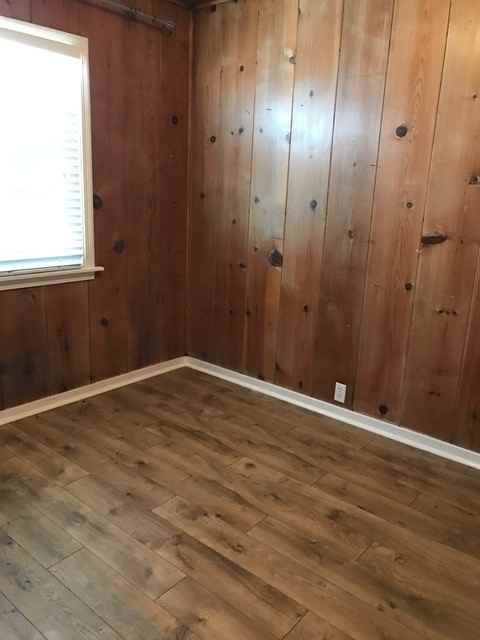 205 Seaview Ave - Photo 3 of 7