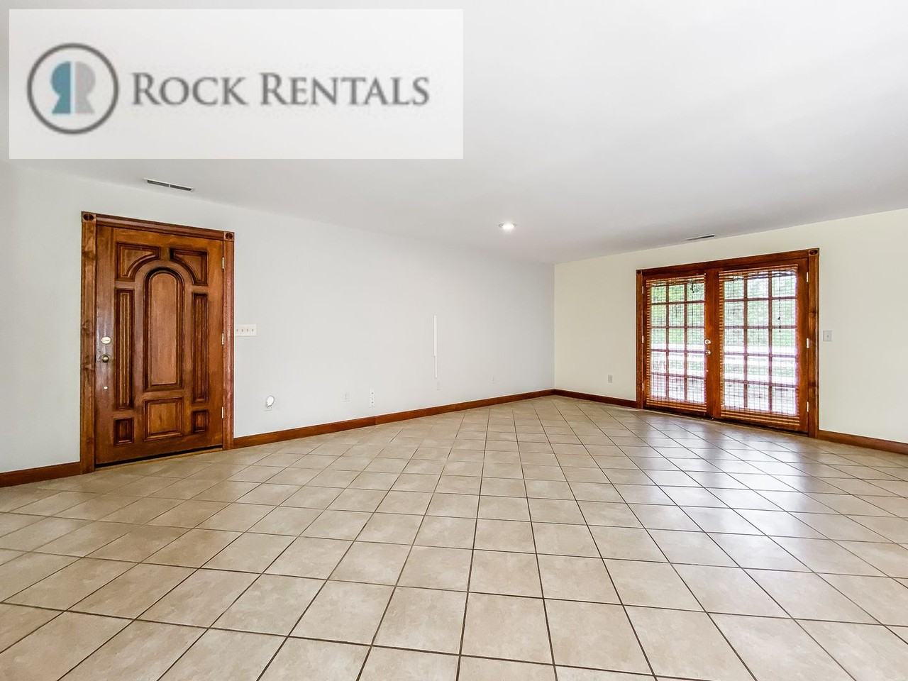 3300 Summerset Dr - Photo 2 of 15