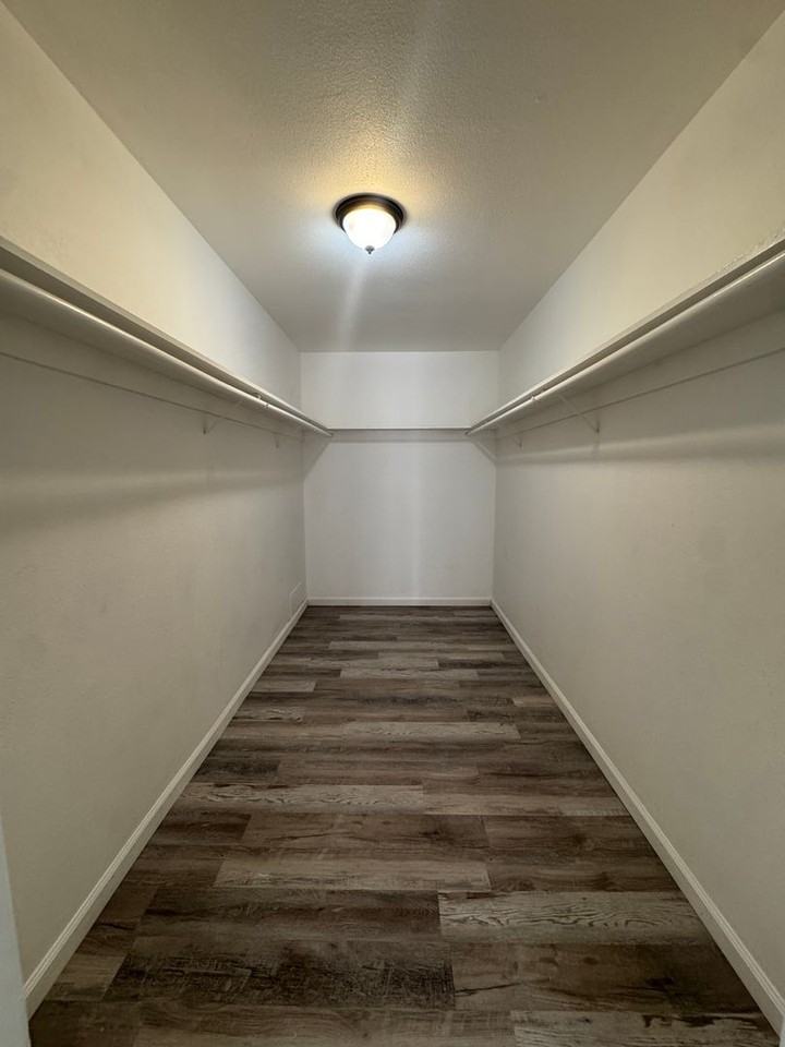 725 E Ridgecrest Blvd A-E - Photo 2 of 8