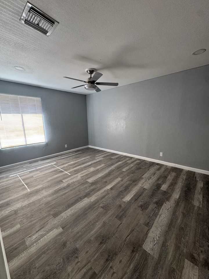 725 E Ridgecrest Blvd A-E - Photo 3 of 8