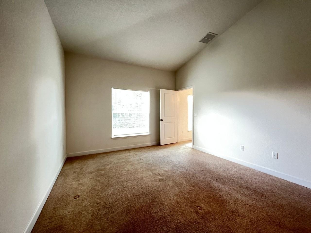 306 Colony Ct - Photo 6 of 18