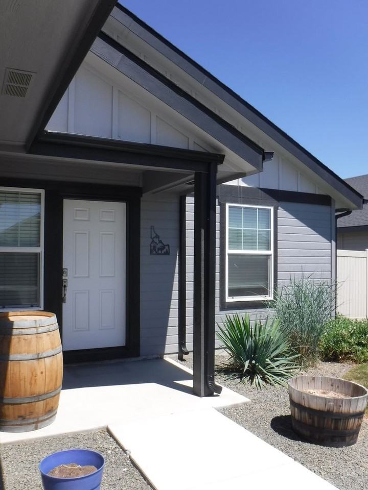 1018 E Brush Creek St - Photo 2 of 15