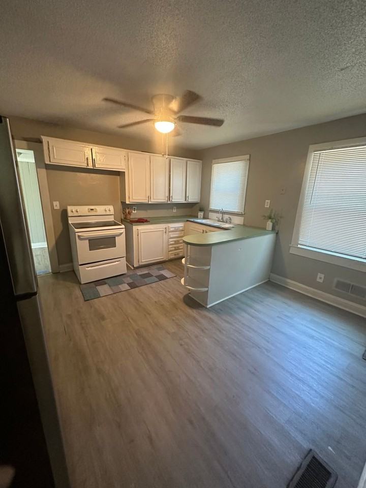 1301 Cloninger Avenue - Photo 2 of 25