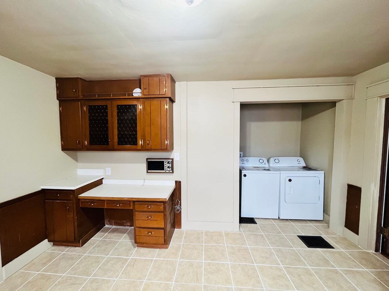 1414 S Lincoln St - Photo 3 of 22