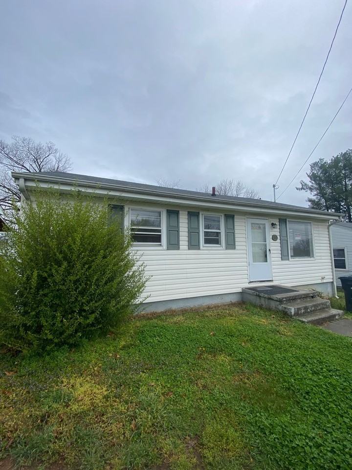 3929 Maine Ave Nw - Photo 3 of 8