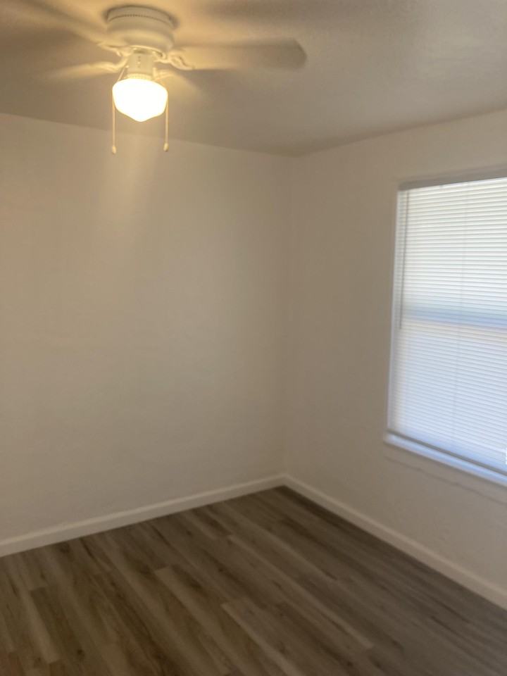 Melrose - Photo 7 of 8