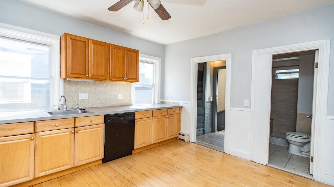 74 Vernon Street, Unit 2A - Photo 3 of 13