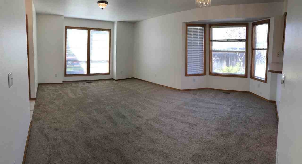 3246 N Mitchell St - Photo 4 of 20