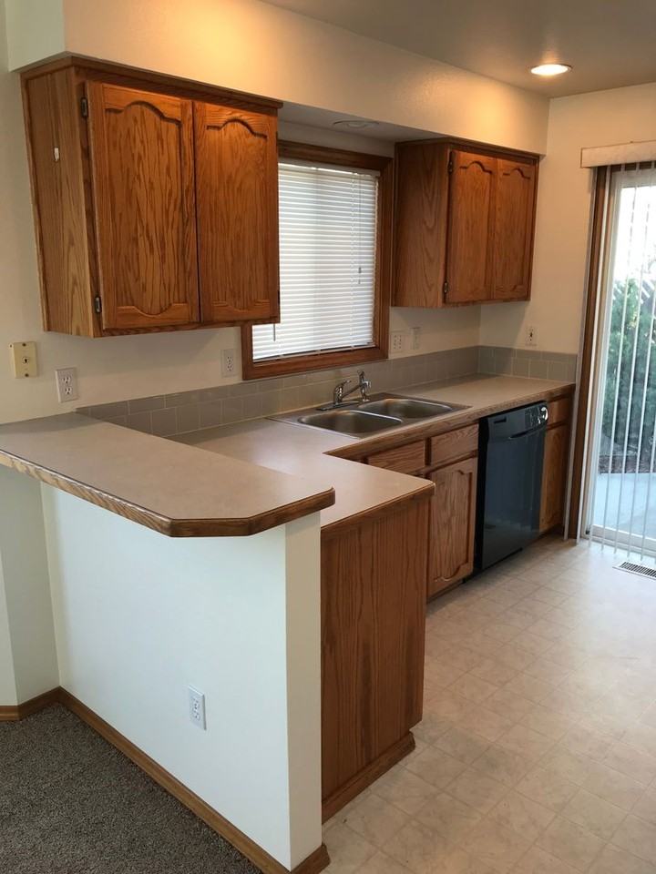 3246 N Mitchell St - Photo 6 of 20
