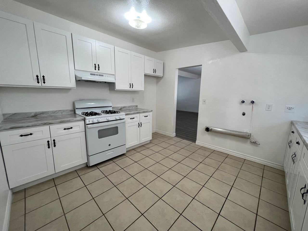 320 Palm Dr - Photo 5 of 12