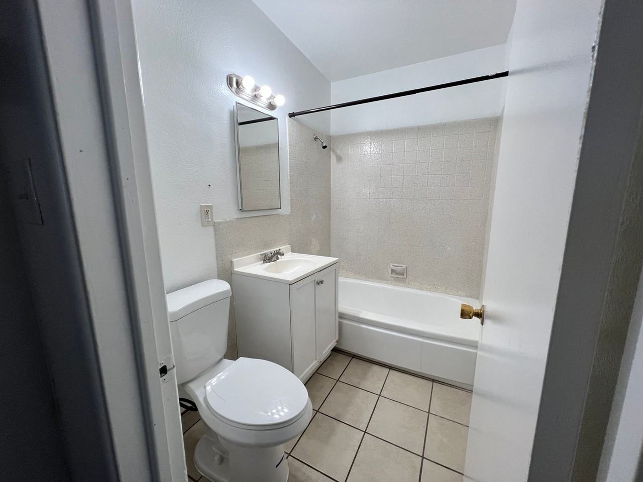 320 Palm Dr - Photo 7 of 12