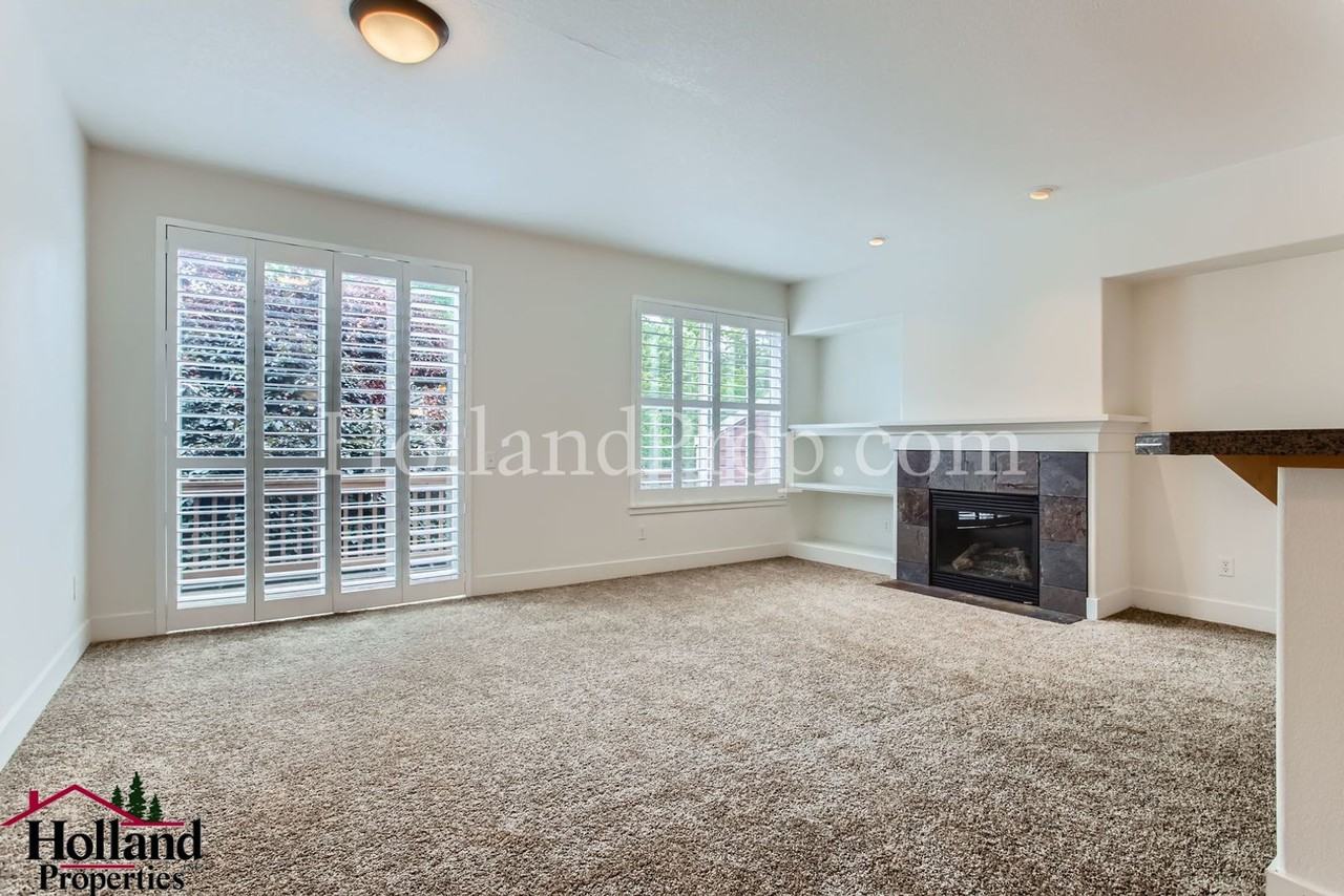 2287 Ne Sheffield Ave - Photo 5 of 29