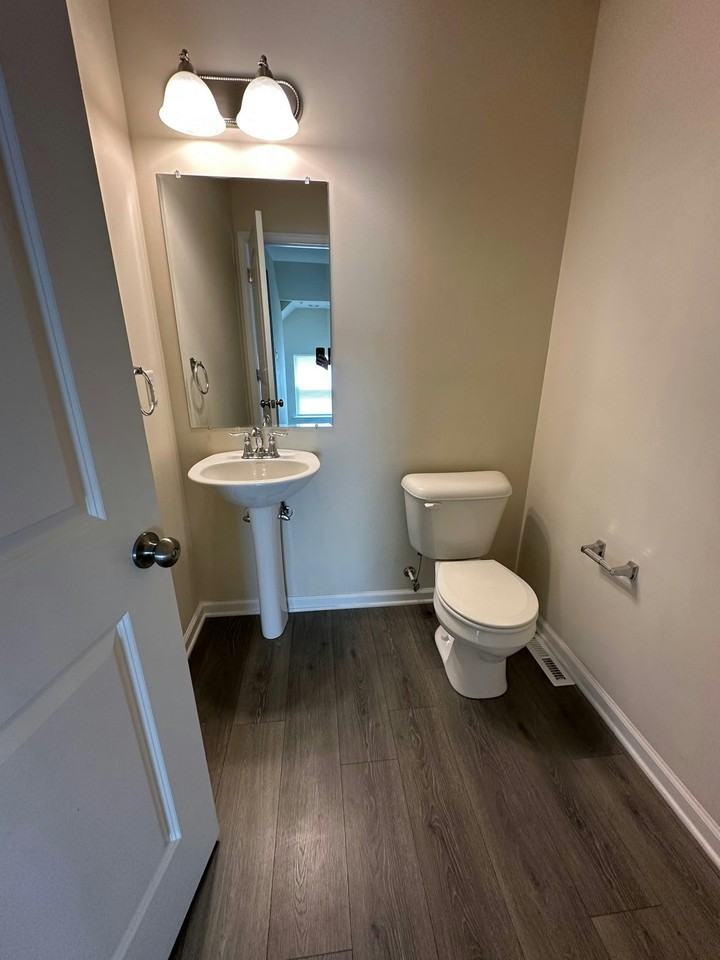124 High Pointe Drive - Photo 4 of 16