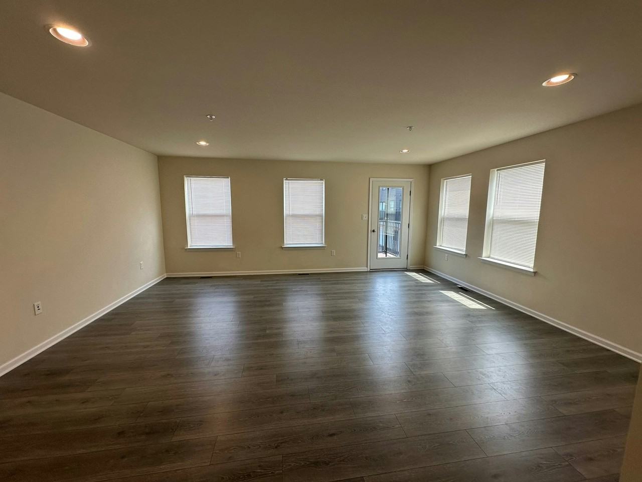 124 High Pointe Drive - Photo 5 of 16