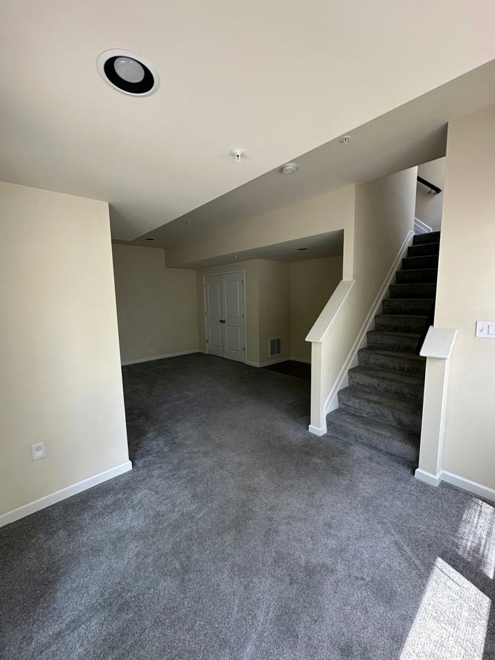 124 High Pointe Drive - Photo 7 of 16