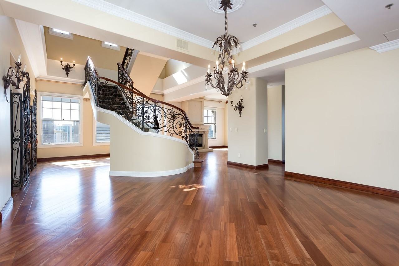 702 Ash St #1500 - Photo 4 of 25