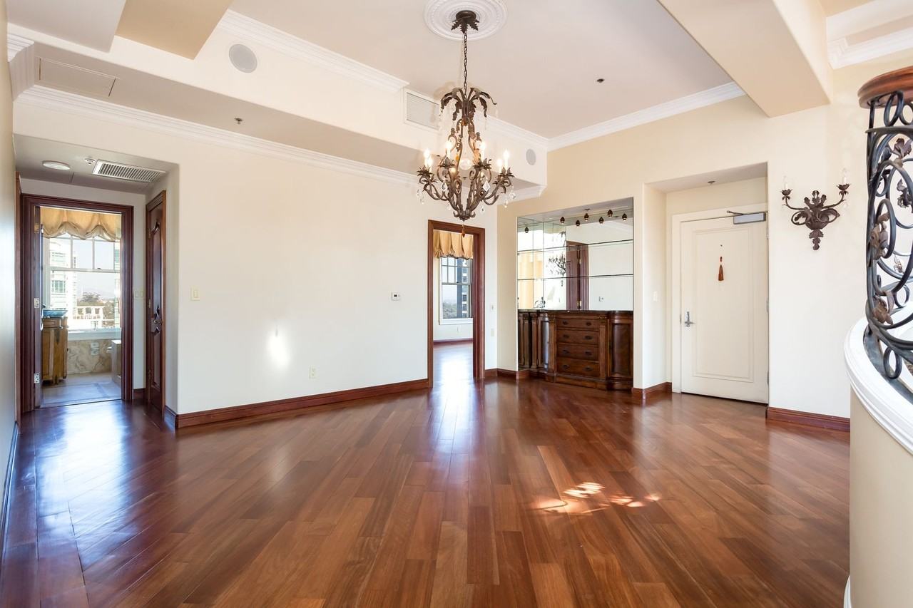 702 Ash St #1500 - Photo 5 of 25