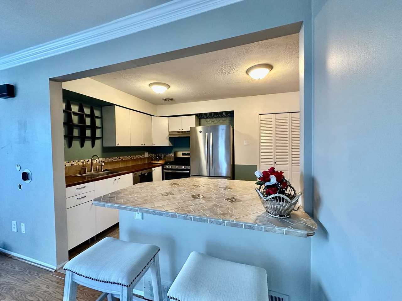 6919 Harvard Ln - Photo 2 of 17