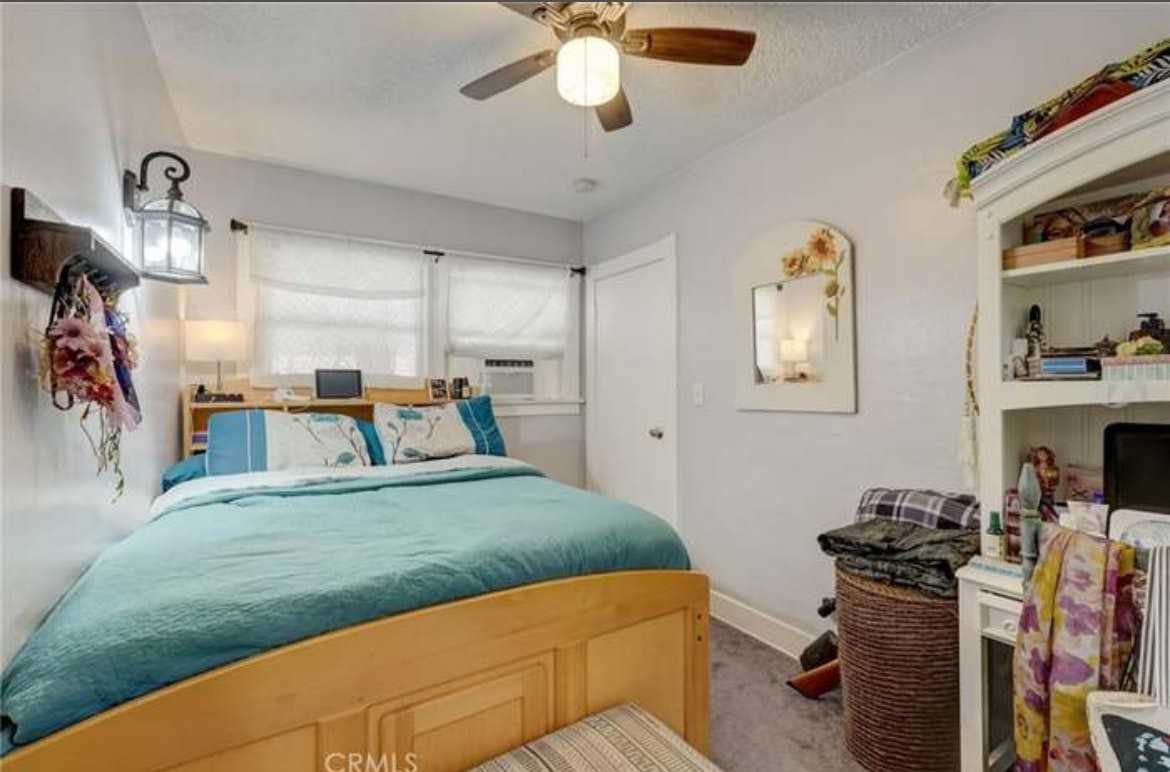 817 1/2 East Palmyra Avenue - Photo 2 of 8