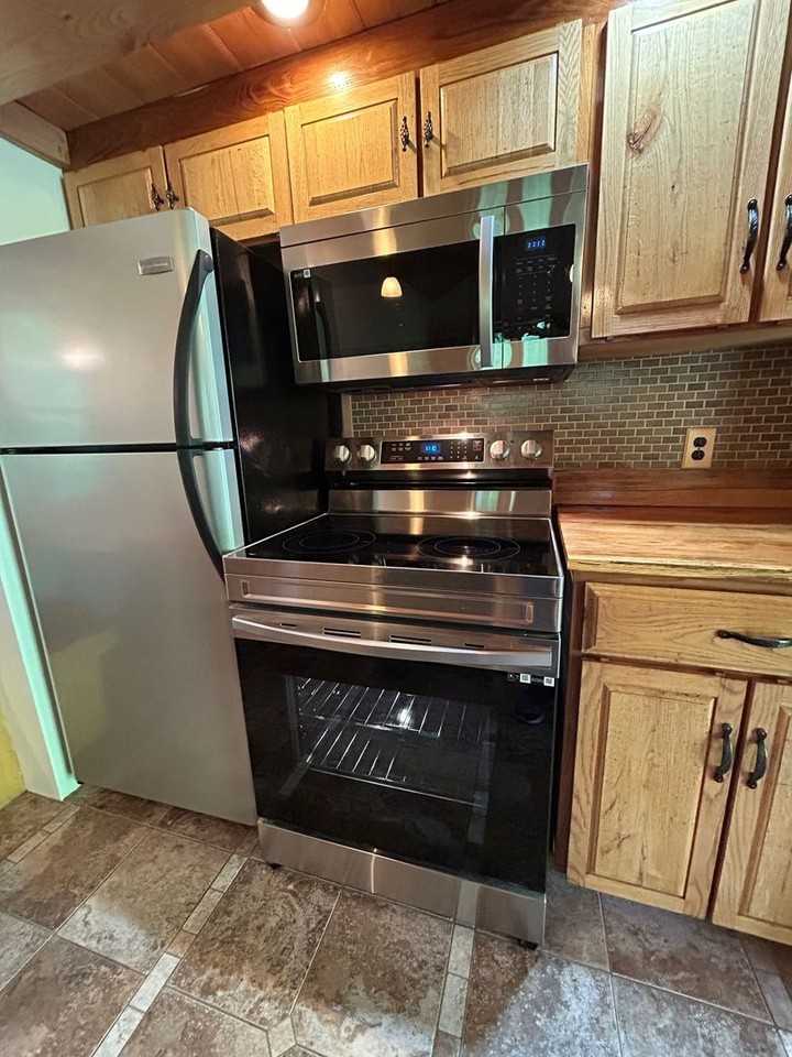 16 Lindsey Rd - Photo 5 of 49