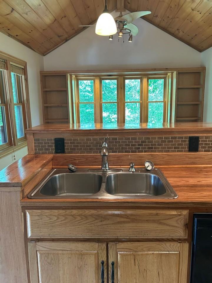 16 Lindsey Rd - Photo 6 of 49