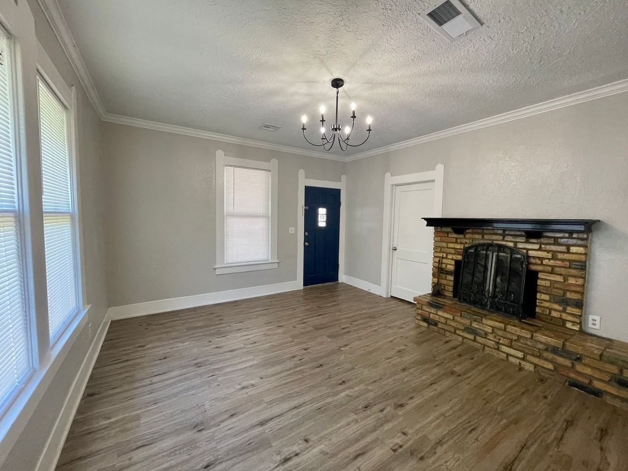 1897 Harrison St - Photo 2 of 22