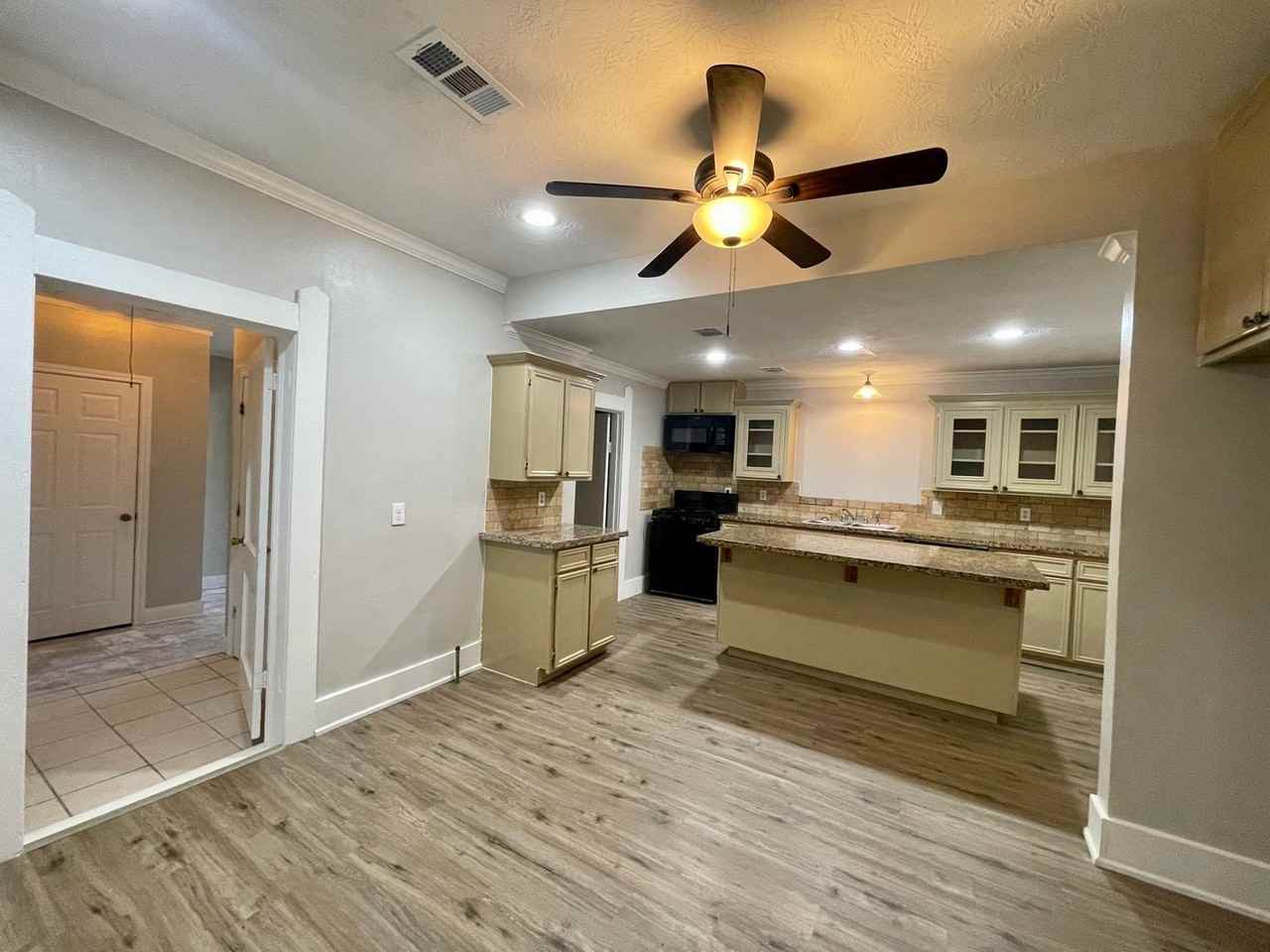 1897 Harrison St - Photo 6 of 22